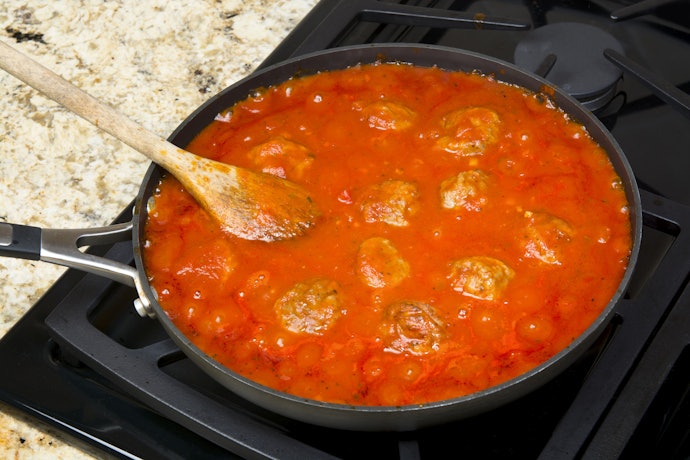 How to Reduce Acidity in Tomato Sauce, According to an Italian Chef