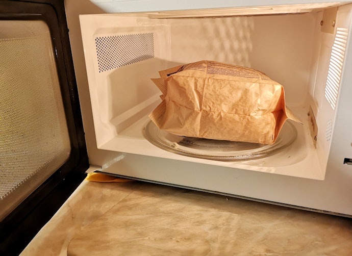 How to Properly Pop Microwave Popcorn