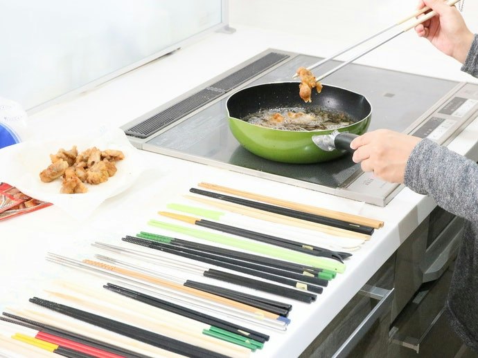 How We Tested the Japanese Cooking Chopsticks
