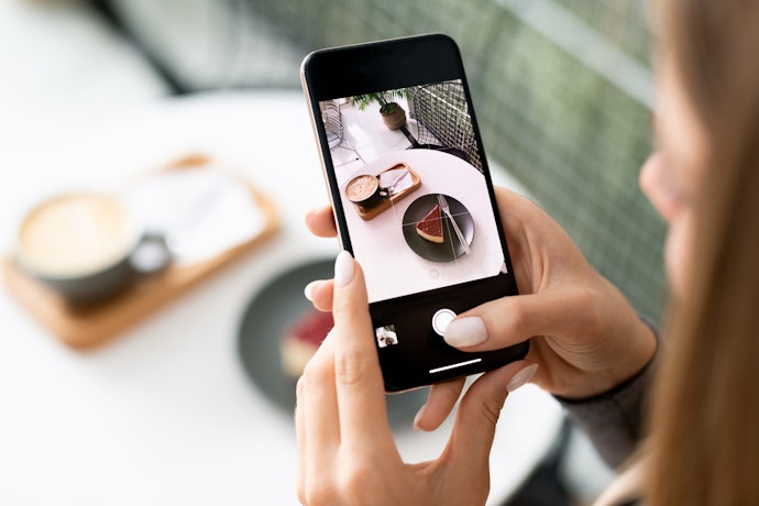 What's the Difference Between a Camera and a Phone Camera?