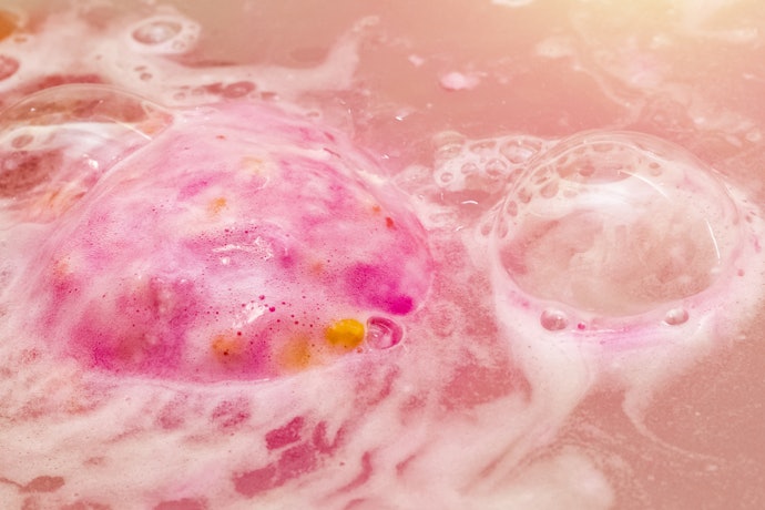 How To Properly Use and Store Bath Bombs