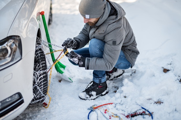 Know Your Snow Chain Restrictions and Maintenance Duties