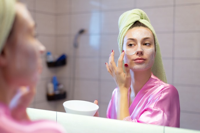 Steps to Follow Before Applying a Face Mask