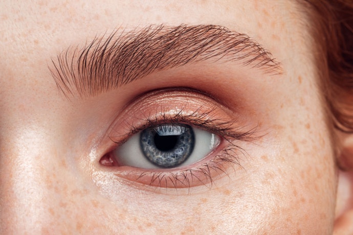 Using Eyeshadow Primer for a Vivid Makeup Look