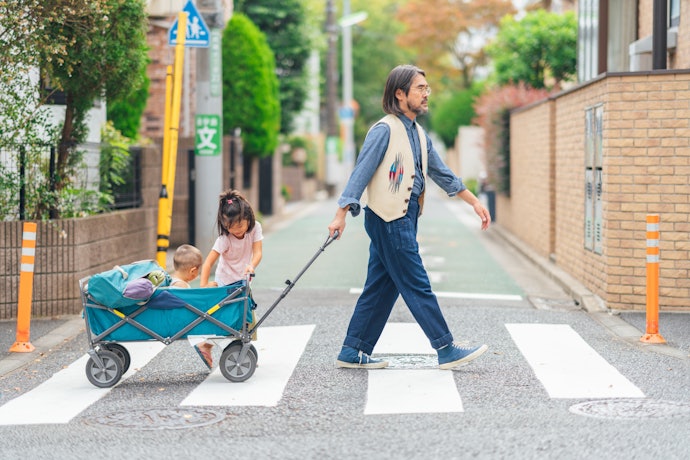 Is It Okay to Put a Child in a Collapsible Wagon?
