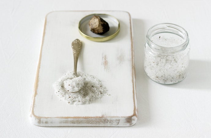 What Sets Truffle Salt Apart from Truffle Oil?