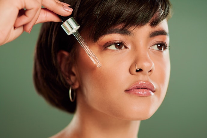 Why Should I Use a Hyaluronic Acid Serum?