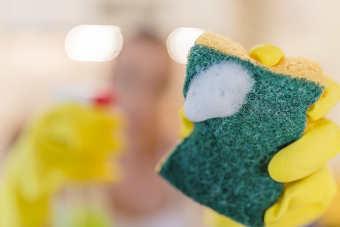Look for an Attached Scouring Pad Made of Plant-Based Fibers