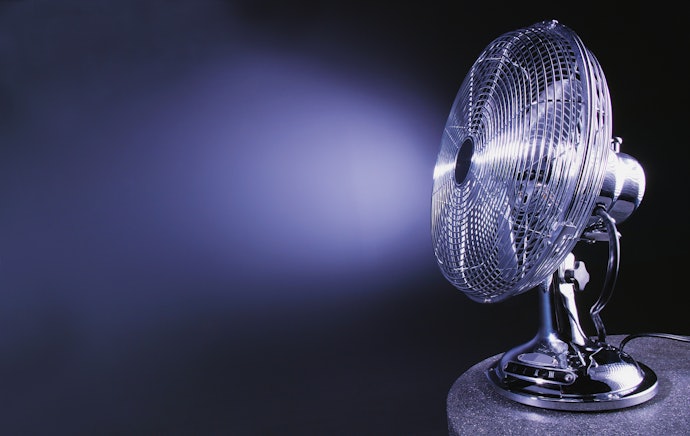 Regulate Air Flow With Adjustable Oscillation and Tilt