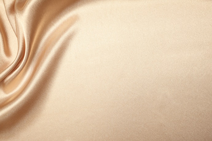 Choose a Silk Pillowcase Based on Its Momme