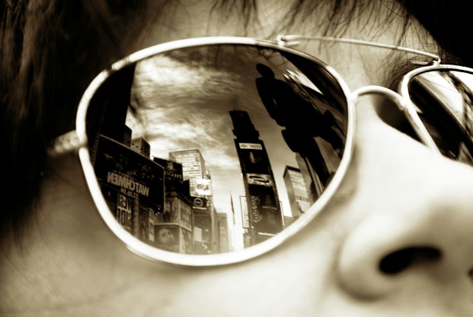 Go for Sunglasses That Fit Well Around Your Eyes
