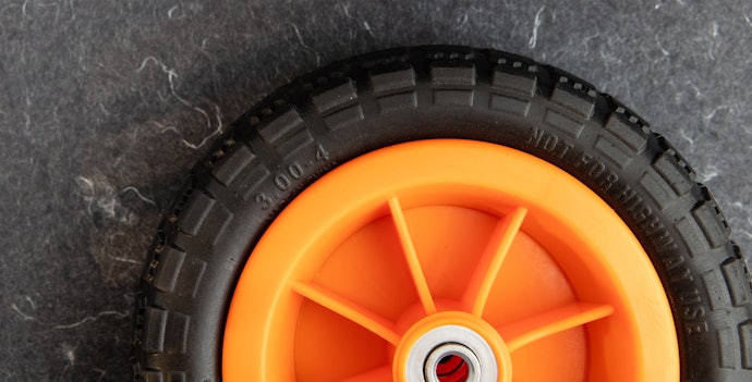 Decide Between Different Tire and Handle Types