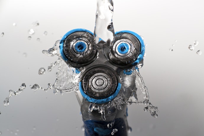 Consider Whether or Not You Need a Water-Proof Razor