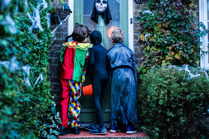 Consider the Neighbors, Both Young and Old