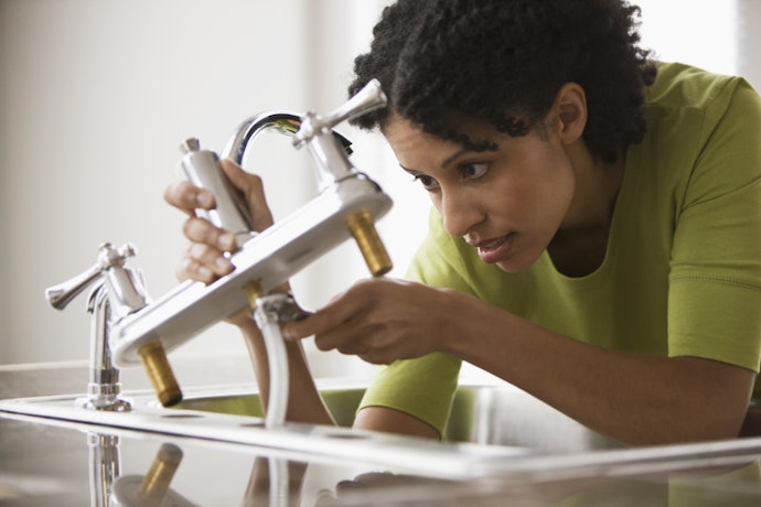 See How the Sink Installs and Stores