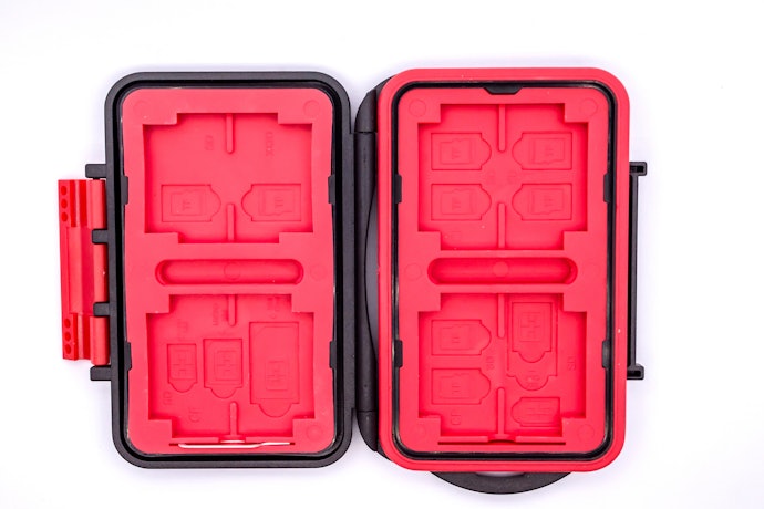 Check the Card Holder’s Cushioning