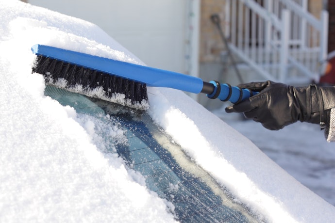 Get a Brush That’s Easy to Use With Gloves