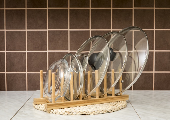 Decide if You Also Need to Store Lids