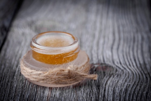 Know What Ingredients to Look for in a Lip Scrub