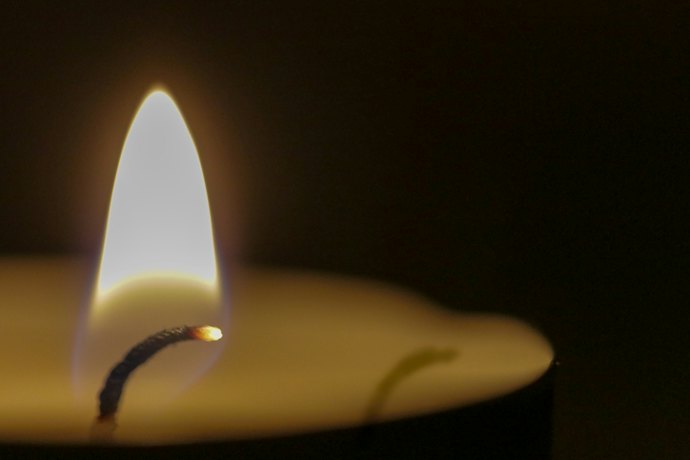 Look for Lead-Free and Non-Metal Wicks