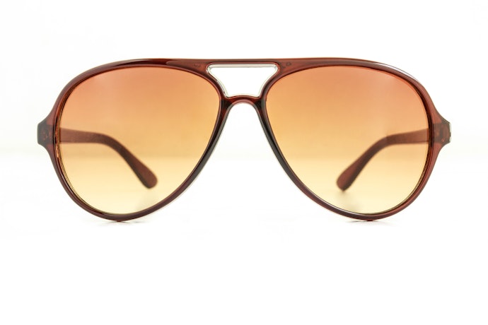 Decide Between Metal and Plastic Frames