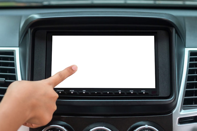 Grab a Wider Screen for Bigger Vehicles