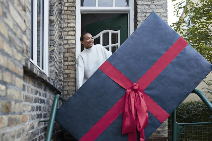 Create a Theme for the Big Present