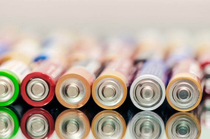 Decide Between Battery-Powered or Rechargeable Grinders