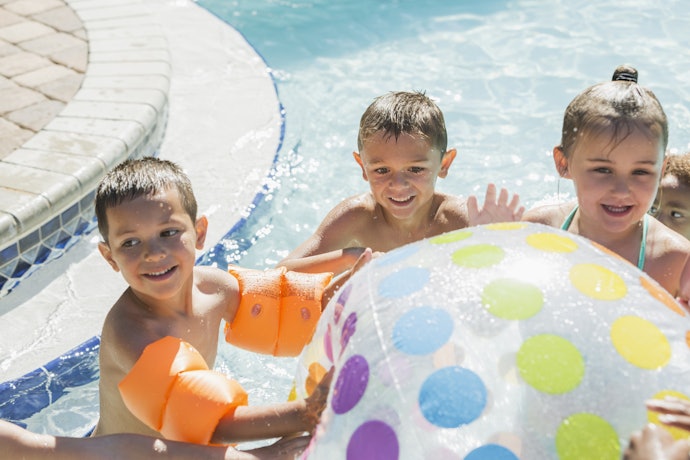 Decide if You Want an Inflatable, Non-Inflatable or Diving Toy