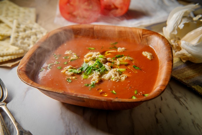 Choose New England- or Manhattan-Style Chowder