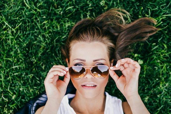 Look for a Suitable Style of Aviator Sunglasses