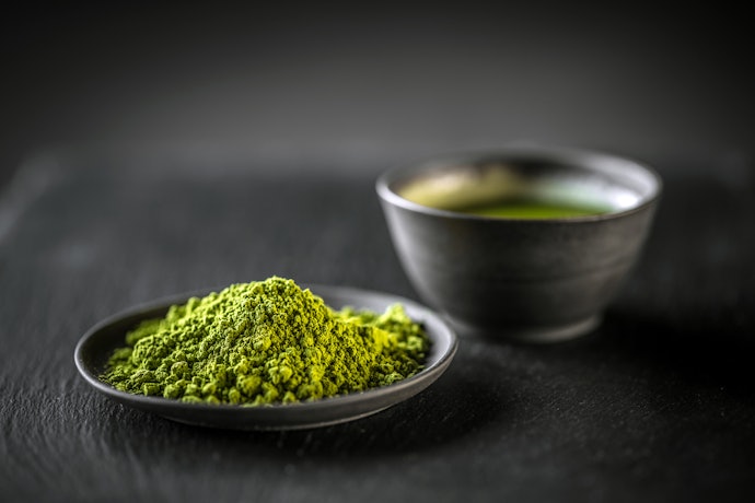 Look for a Bright, Vibrant Green Colored-Powder