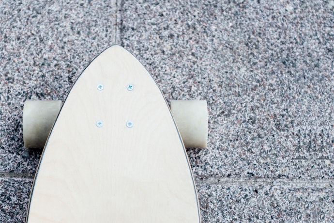 Choose Between Polyurethane and Pneumatic Wheels
