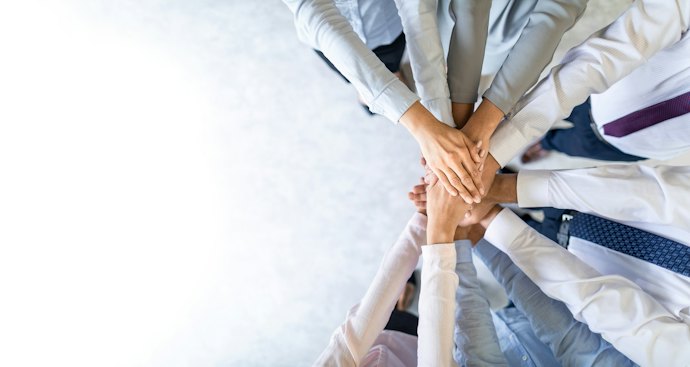 Group Communication Apps Help You Keep in Touch