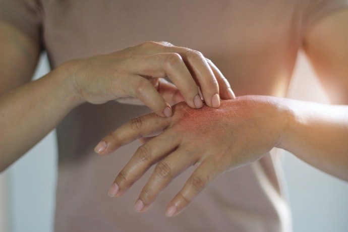 For Sensitive Skin, Try to Avoid Irritating Ingredients