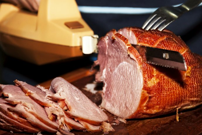 Carving Blades for Slicing Tough Meats Neatly