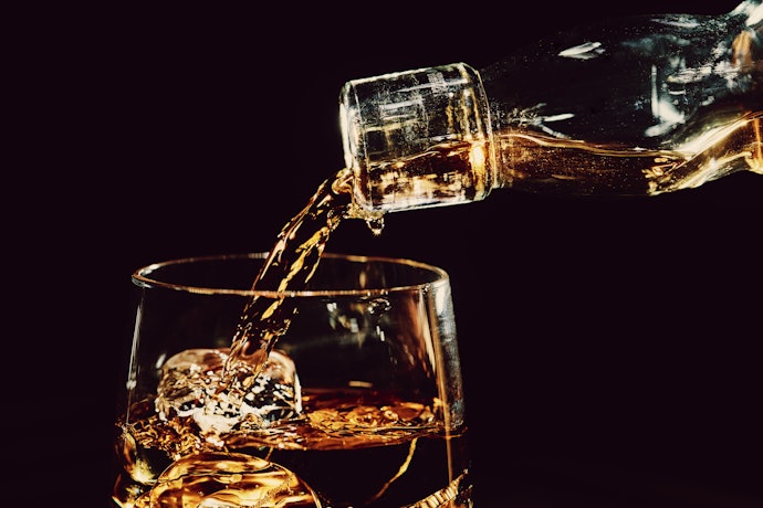 Rocking Whiskey Glasses for a Fun Experience