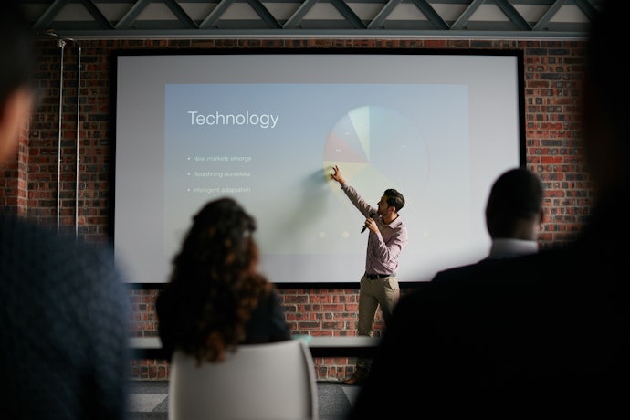 Multimedia Projectors are Best for Business and Classroom Use