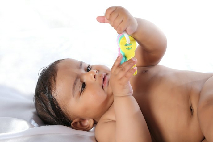 Hybrid-Style Teethers Incorporate Different Sensory Experiences