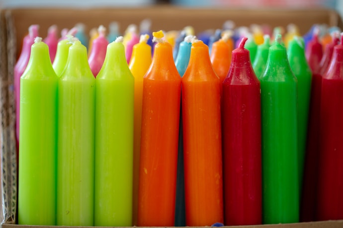 Paraffin Wax Holds Color and Fragrance