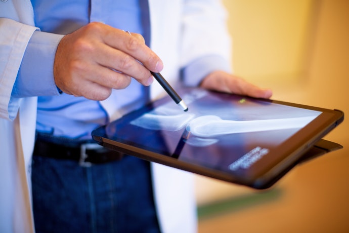 A Capacitive Stylus for Easy Tablet Navigation