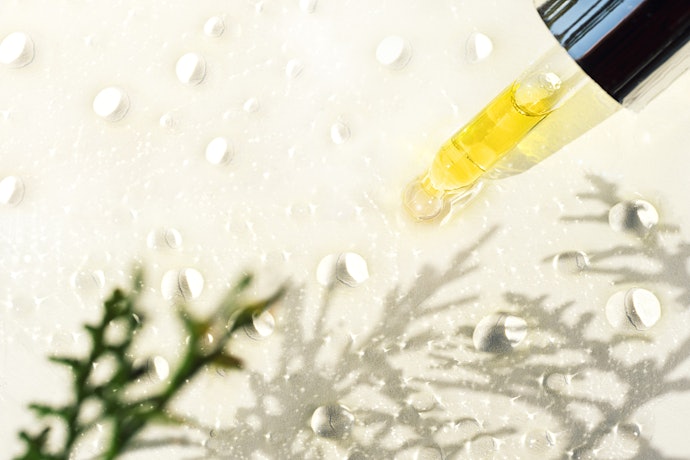 Lightweight Moisture and Retinoids Can Prevent Oil