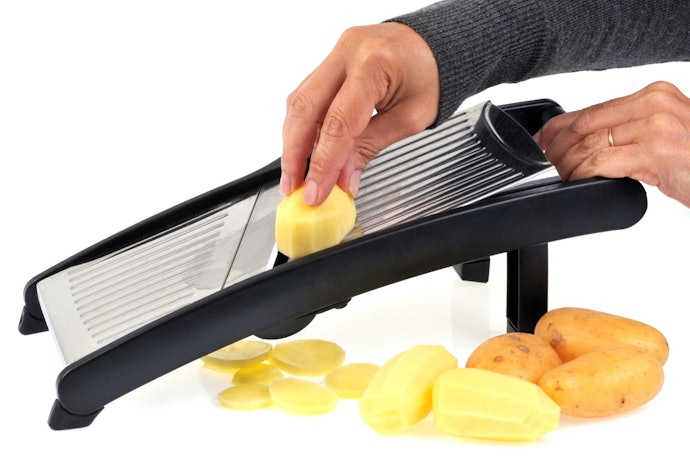 Manual Stand-Alone Mandolines for Stability