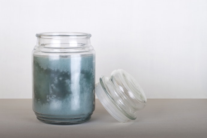 Paraffin Wax Holds Color and Scent Well