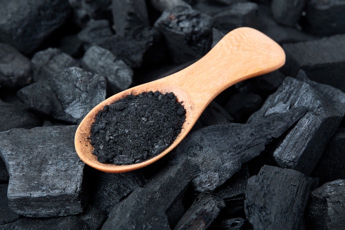 Activated Charcoal Can Detoxify Your Skin and Unblock Pores