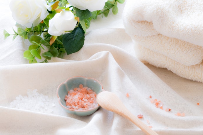 Salt Scrubs for Exfoliating Thicker and Tougher Skin