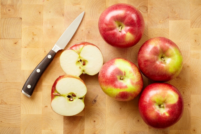 Petty Knife for Tasks Like Peeling and Paring