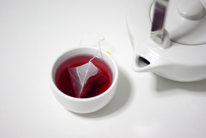 Taste the Light Flavor of Red Tea