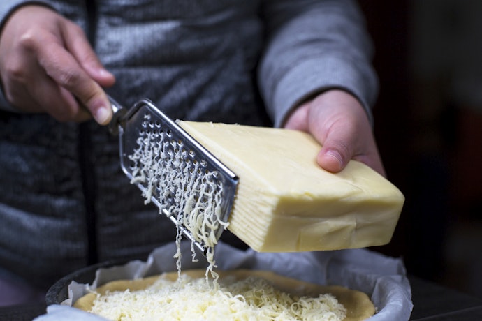 Flat Cheese Graters for Portability and Precision