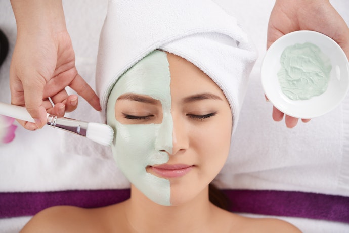 Clay and Charcoal Cleanse to Decongest Oily Skin